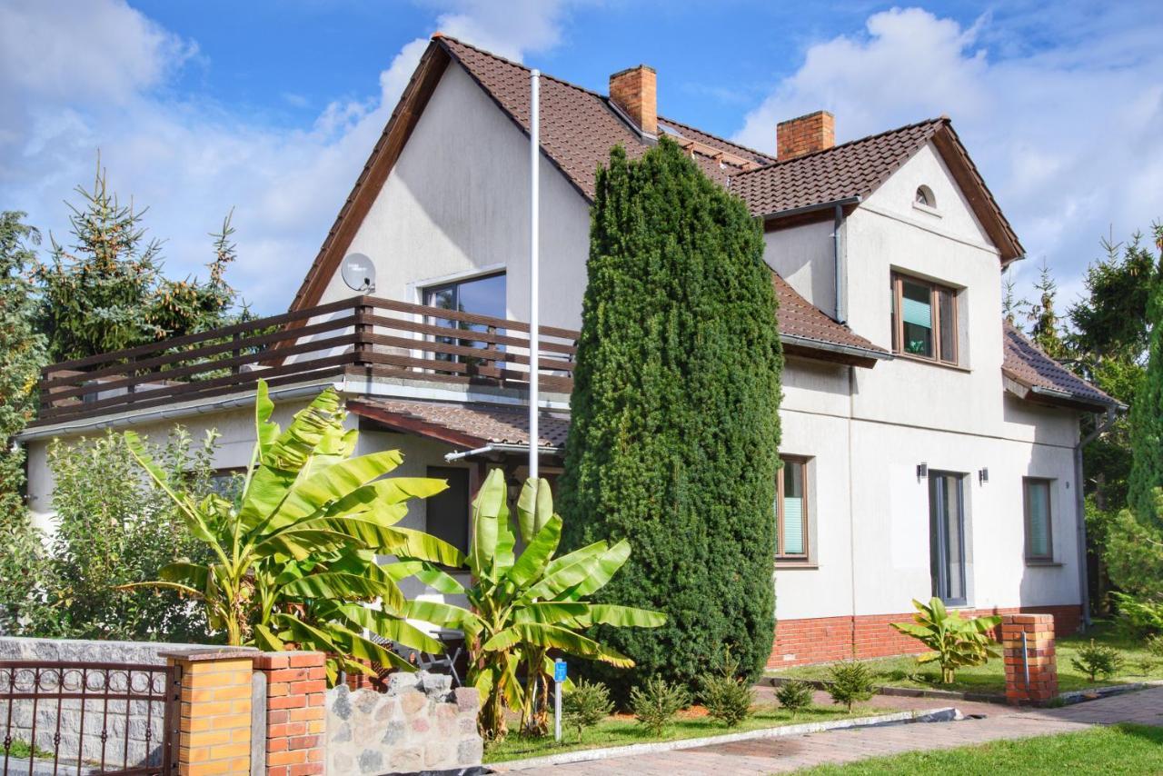 Ostseeferienhaus Oberes Apartment Mönkebude Екстериор снимка
